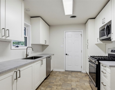 4205 Keeter Drive - Photo Thumbnail 11