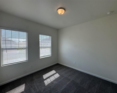 1720 Escondido Drive - Photo Thumbnail 17