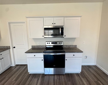 1720 Escondido Drive - Photo Thumbnail 3