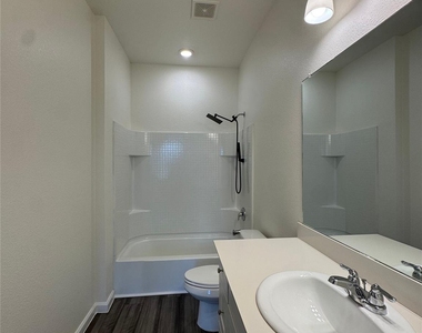 1720 Escondido Drive - Photo Thumbnail 8