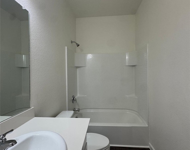 1720 Escondido Drive - Photo Thumbnail 12