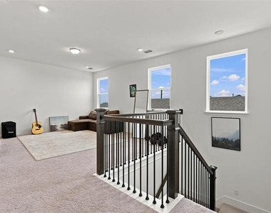1317 Horizon Way - Photo Thumbnail 18