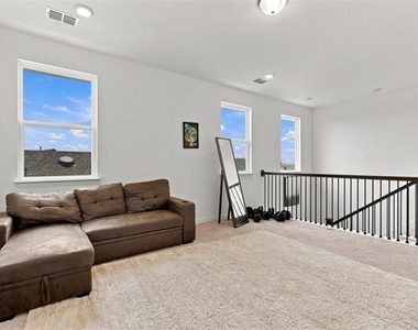 1317 Horizon Way - Photo Thumbnail 22