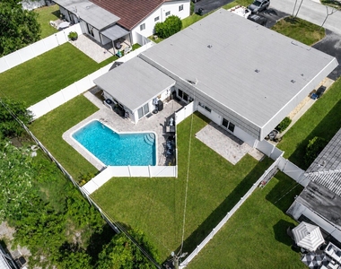 231 Sw 6th Street - Photo Thumbnail 3