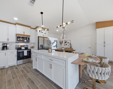 11348 Carissa Drive - Photo Thumbnail 6