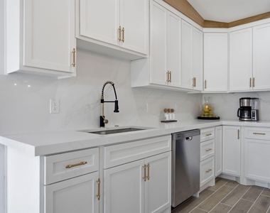 11348 Carissa Drive - Photo Thumbnail 7