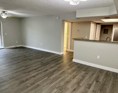 5021 N Wiles Road - Photo Thumbnail 5