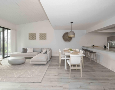 257 Old Meadow Way - Photo Thumbnail 8
