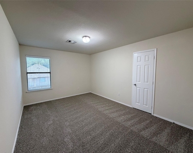3200 Nandina Street - Photo Thumbnail 11