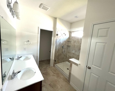 1012 West Drive - Photo Thumbnail 13