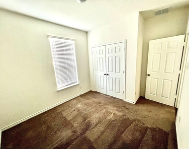 1012 West Drive - Photo Thumbnail 14