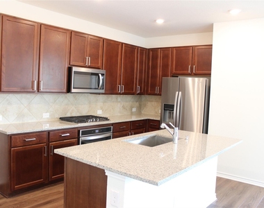 1012 West Drive - Photo Thumbnail 6
