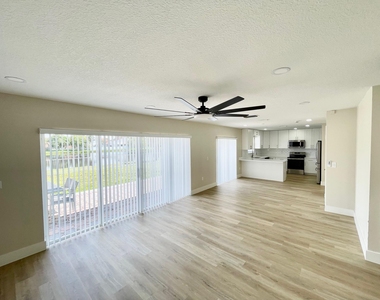12149 Nw 34th Street - Photo Thumbnail 7