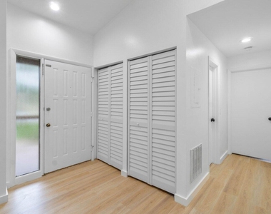 13175 Chadwick Court - Photo Thumbnail 11