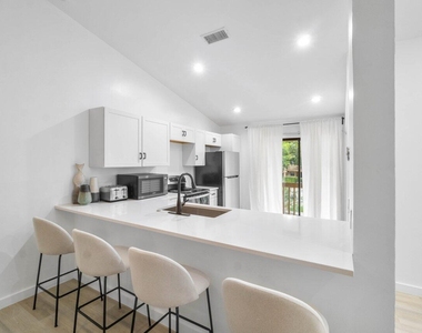 13175 Chadwick Court - Photo Thumbnail 20
