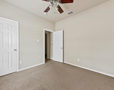 5533 Grenada Drive - Photo Thumbnail 17