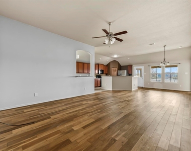 5533 Grenada Drive - Photo Thumbnail 14