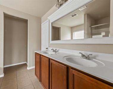 5533 Grenada Drive - Photo Thumbnail 15