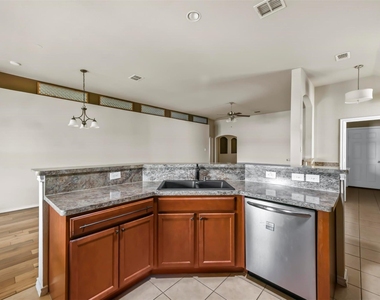 5533 Grenada Drive - Photo Thumbnail 10