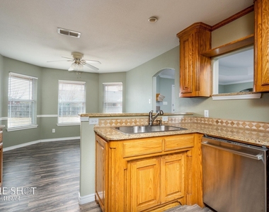 210 Ruger Street - Photo Thumbnail 12