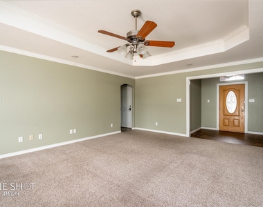 210 Ruger Street - Photo Thumbnail 6