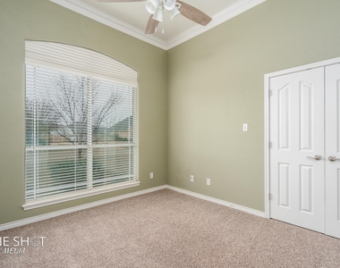 210 Ruger Street - Photo Thumbnail 16