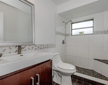 2831 Nw 51st Terrace - Photo Thumbnail 5