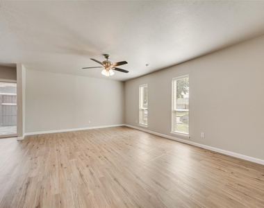 5903 Mimosa Lane - Photo Thumbnail 5