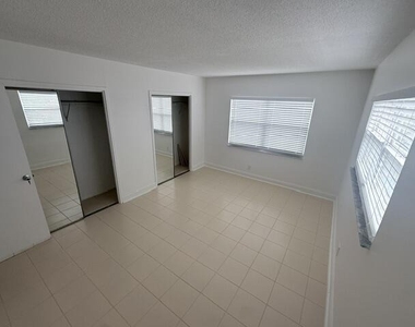 2555 Ne 11th Street - Photo Thumbnail 13