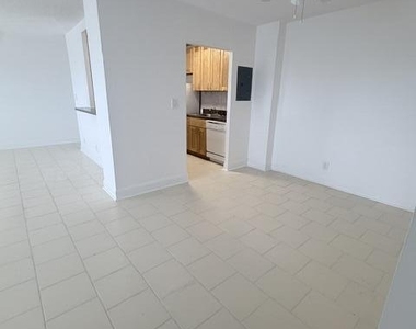 2555 Ne 11th Street - Photo Thumbnail 7