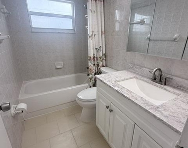 2555 Ne 11th Street - Photo Thumbnail 14