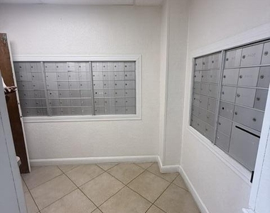 2555 Ne 11th Street - Photo Thumbnail 16