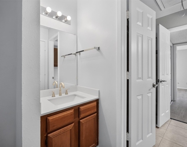 2111 E Beltline Road - Photo Thumbnail 14