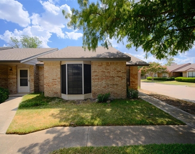 2111 E Beltline Road - Photo Thumbnail 2