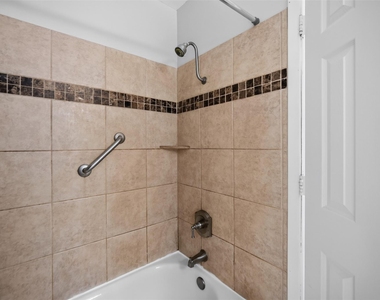2111 E Beltline Road - Photo Thumbnail 10