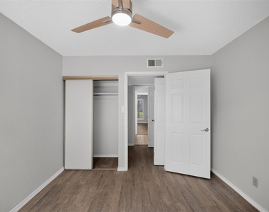 2111 E Beltline Road - Photo Thumbnail 23