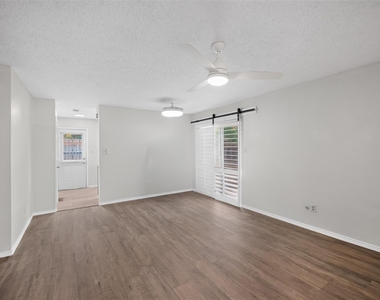 2111 E Beltline Road - Photo Thumbnail 21