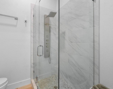 125 Gregory Place - Photo Thumbnail 12