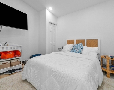 125 Gregory Place - Photo Thumbnail 10
