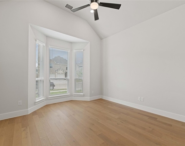 6253 White Creek Drive - Photo Thumbnail 14