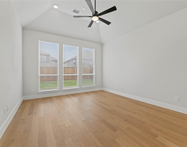 6253 White Creek Drive - Photo Thumbnail 9