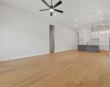 6253 White Creek Drive - Photo Thumbnail 8