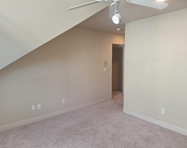 3416 Westminster Avenue - Photo Thumbnail 32