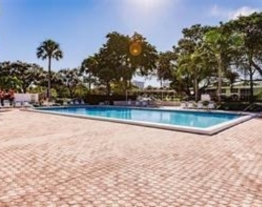 605 Oaks Drive - Photo Thumbnail 23