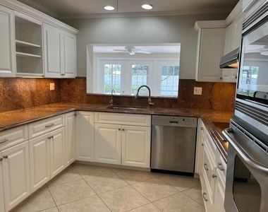 1288 Sw 7th Street - Photo Thumbnail 8