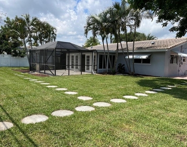 1288 Sw 7th Street - Photo Thumbnail 4