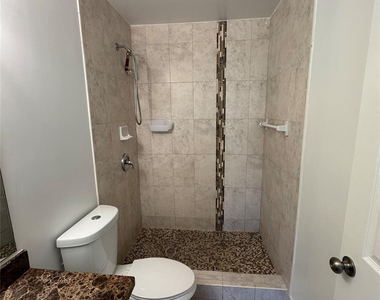 445 Lakeview Drive - Photo Thumbnail 6