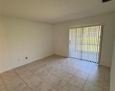 445 Lakeview Drive - Photo Thumbnail 4