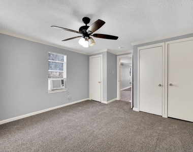 412 E Avenue F - Photo Thumbnail 3