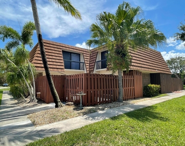 825 Center Street - Photo Thumbnail 4